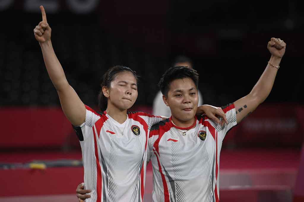 Dengan hasil itu, maka untuk pertama kalinya Indonesia berhasil merebut emas Olimpiade dari sektor ganda putri.