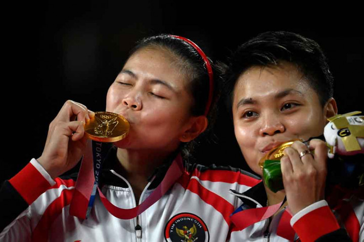 Ini juga merupakan emas pertama untuk Indonesia di ajang Olimpiade Tokyo.