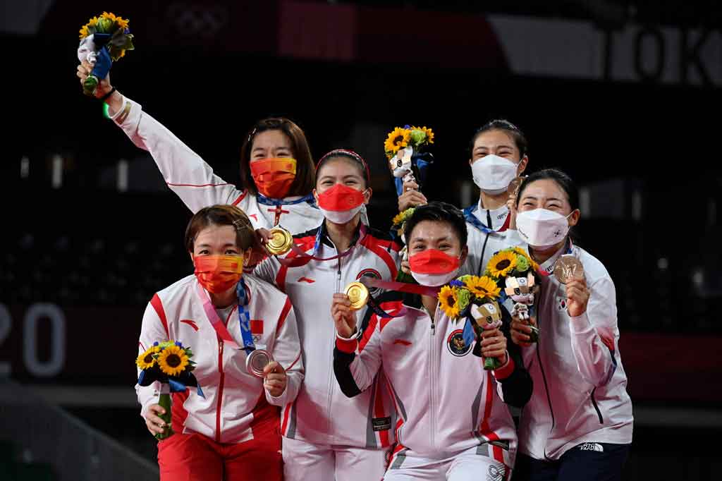 Dengan hasil itu, maka untuk pertama kalinya Indonesia berhasil merebut emas Olimpiade dari sektor ganda putri.