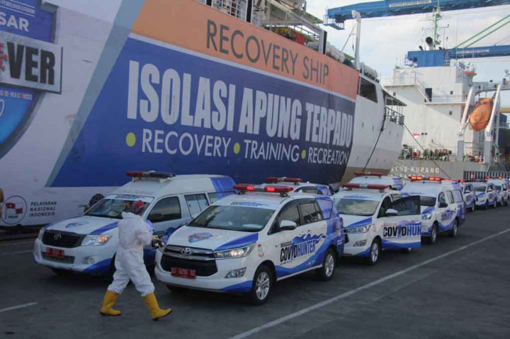 PT Pelayaran Nasional Indonesia atau PT Pelni (Persero) bersama dengan Pemerintah Kota Makassar meresmikan penggunaan Kapal Motor Umsini sebagai lokasi isolasi apung terpadu skala kota di Makassar, Sulawesi Selatan, Senin, 2 Agustus 2021.
