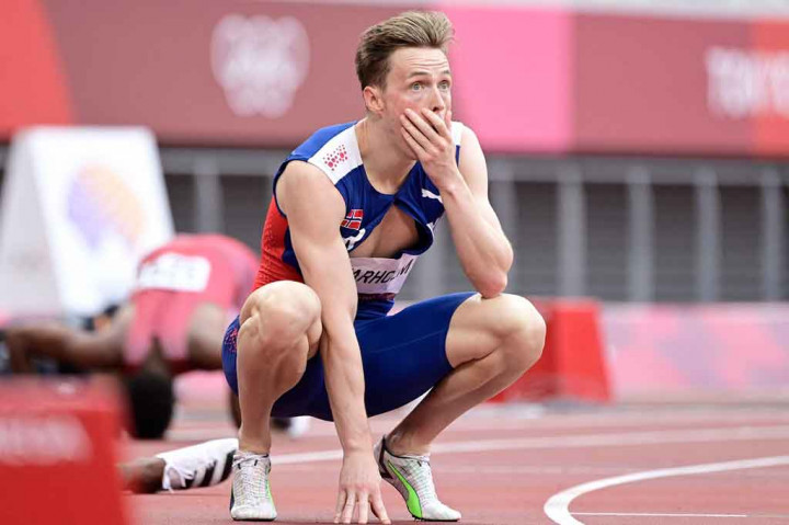 Ekspresi Warholm usai memecahkan rekornya sendiri.