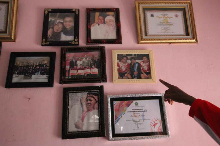 Apriyani yang kelahiran 29 April 1998 merupakan anak bungsu dan merupakan satu-satunya anak perempuan pasangan Amiruddin-Siti Jauhar.