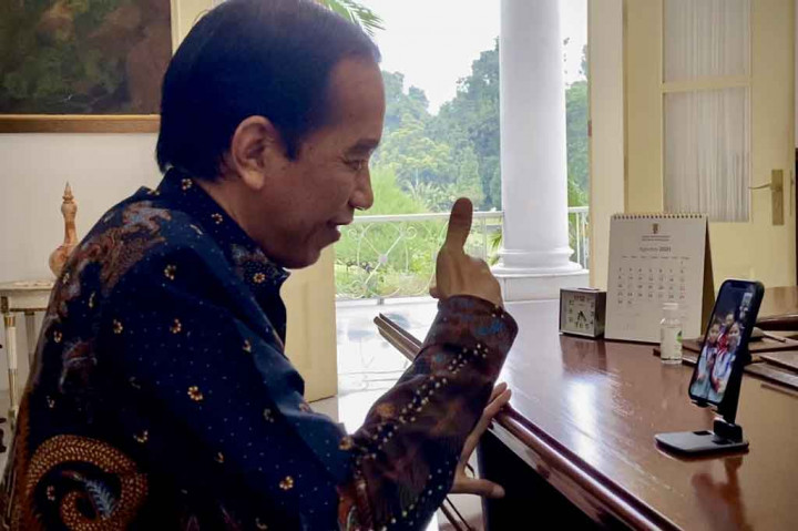 Pasangan Greysia'Apriyani menjadi juara ganda putri Olimpiade setelah mengalahkan wakil Tiongkok, Chen Qing Chen/Jia Yi Fan, dengan skor 21-19, 21-15 dalam laga final yang digelar di Musashino Forest Sports Plaza. Presiden Jokowi mengaku sangat bangga ketika lagu kebangsaan Indonesia Raya berkumandang.