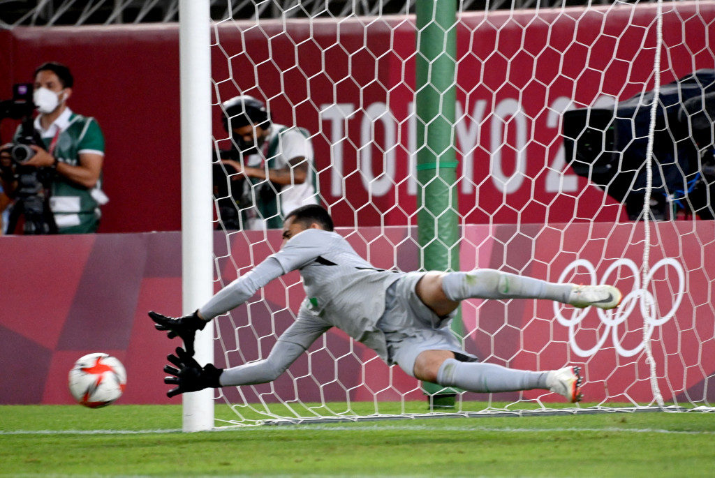 Adu penalti digelar karena laga Meksiko vs Brasil di Kashima Soccer Stadium, Selasa, 3 Agustus 2021, sore WIB, berakhir 0-0 selama 120 menit.
