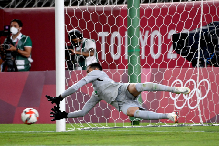 Adu penalti digelar karena laga Meksiko vs Brasil di Kashima Soccer Stadium, Selasa, 3 Agustus 2021, sore WIB, berakhir 0-0 selama 120 menit.

