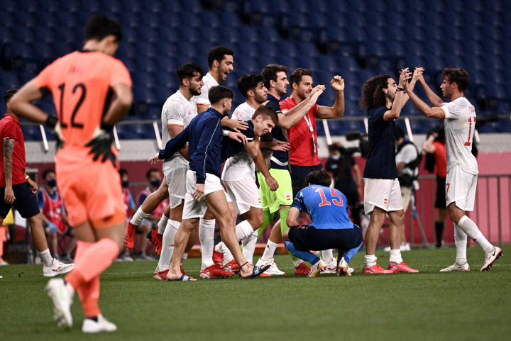 Sebelumnya mereka menjadi juara dalam Olimpiade Barcelona 1992, kemudian pada 2000 merebut perak.