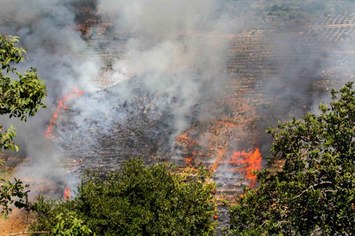 Pesawat tempur Israel menyerang sebuah tempat di Lebanon selatan, Kamis, 5 Juli 2021, yang disebut pihak militernya sebagai lokasi peluncuran roket. Serangan itu merupakan balasan atas tembakan proyektil ke Israel dari wilayah Lebanon sebelumnya.