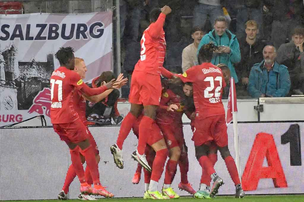 Berhasil menyamakan kedudukan, Barcelona semakin agresif dalam menyerang untuk berusaha mencetak gol kedua. Namun petaka justru terjadi menjelang laga usai. Mereka justru kecolongan lagi lewat gol Brenden Aaronson.