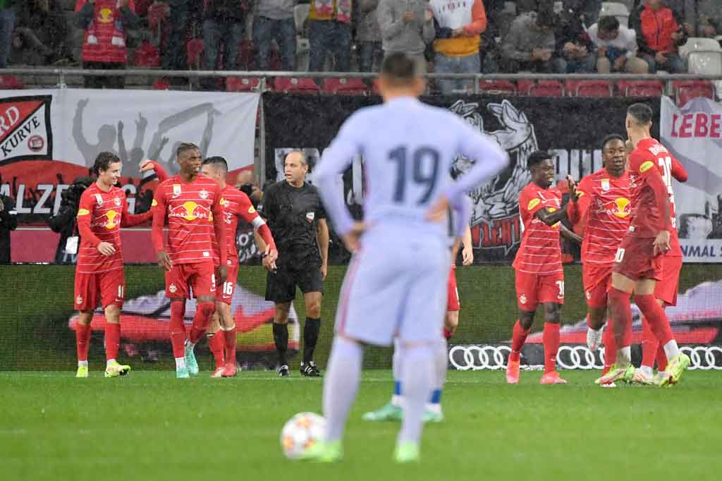 Skor 2-1 bertahan hingga laga usai. Ini merupakan kekalahan perdana Barcelona dalam laga uji coba pramusim. Empat hari mendatang, Blaugrana akan menghadapi Juventus di ajang Piala Joan Gamper, dan akan menghadapi Real Sociedad pada laga perdana Liga Spanyol pada 16 Agustus mendatang.