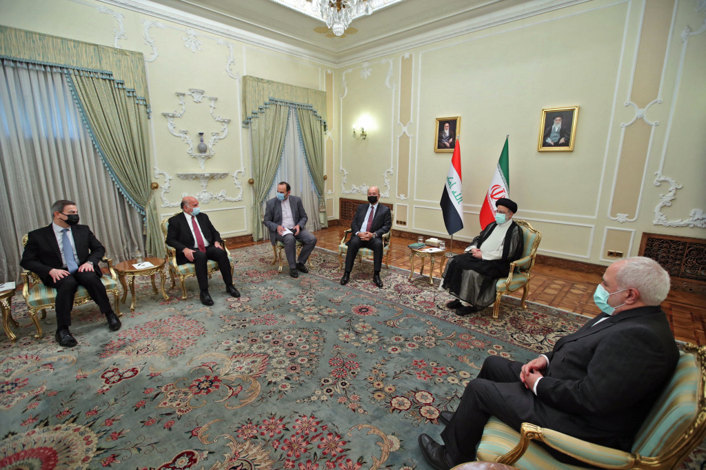 Pertemuan yang dihadiri para menteri luar negeri dan pejabat senior dari kedua belah pihak itu merupakan yang pertama setelah Raisi menduduki jabatannya.