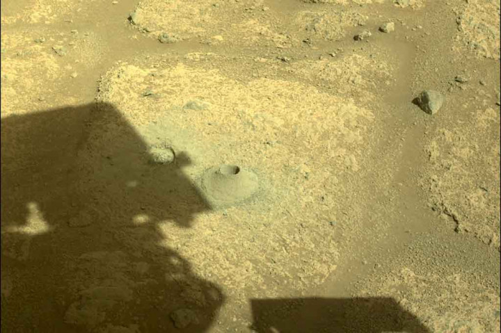 Lubang bor tersebut merupakan langkah awal dari proses pengambilan sampel batuan yang diperkirakan akan memakan waktu sekitar 11 hari, dengan tujuan untuk mencari tanda-tanda kehidupan mikroba purba yang mungkin telah terawetkan di endapan dasar danau purba. Para ilmuwan juga berharap untuk lebih memahami geologi Mars.