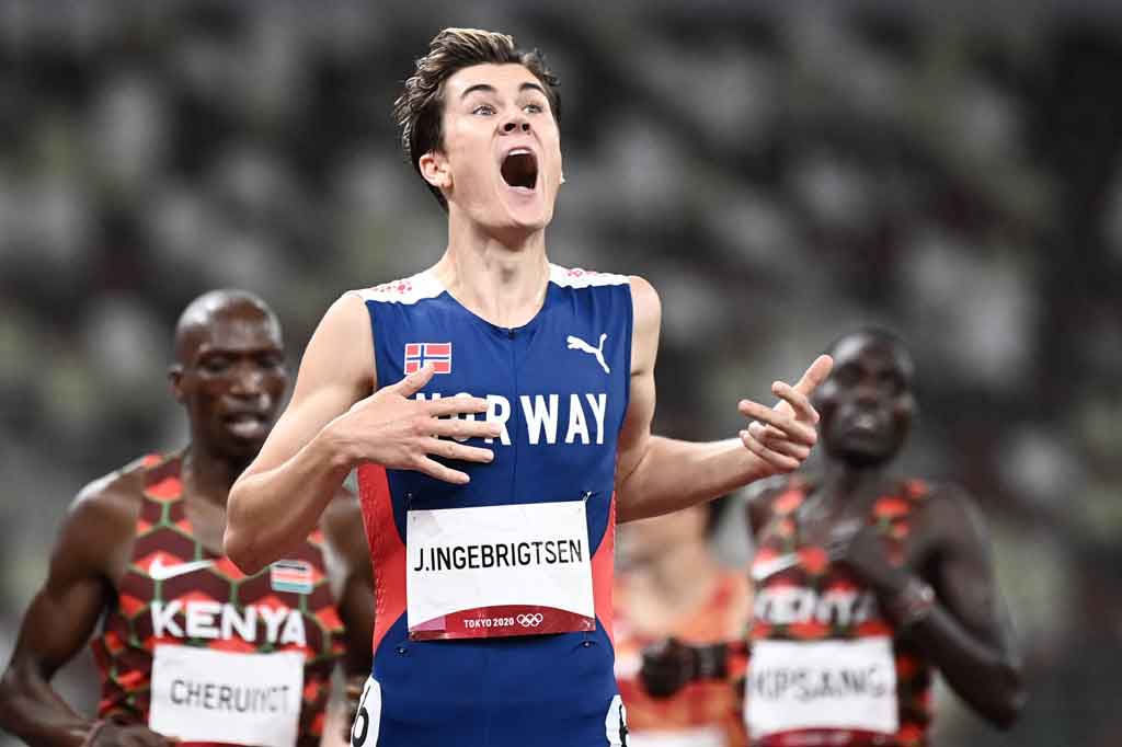 Pelari Norwegia Jakob Ingebrigtsen menyabet medali emas 1.500 meter putra Olimpiade Tokyo 2020, sekaligus memecahkan rekor baru Olimpiade.