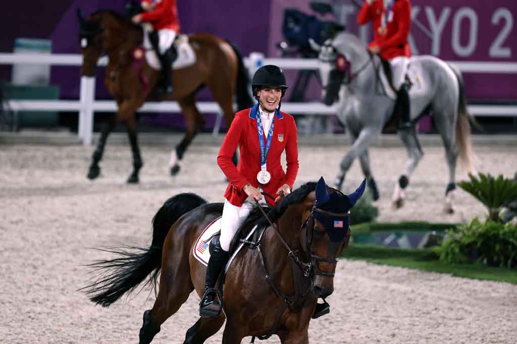 Dia berlomba bersama mantan pelatihnya, Olimpian veteran Laura Kraut dan McLain Ward. Springsteen dan Kraut berbeda usia jauh, masing-masing 29 dan 55 tahun. 