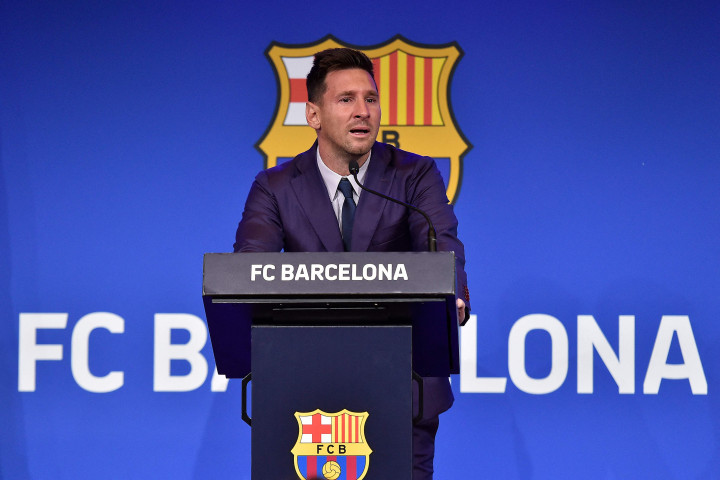 Lionel Messi menegaskan bahwa ia tak mau pergi dari Barcelona di musim ini namun keadaan memaksa hal tersebut terjadi.