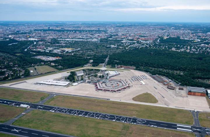 Acara tersebut untuk mengirim sinyal 'Berlin kembali!