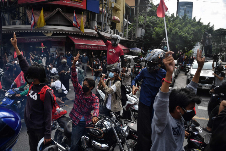 Polisi telah menyiapkan 750 petugas untuk menghadapi protes konvoi kendaraan yang direncanakan pada Selasa dan memperingatkan bahwa semua pertemuan publik saat ini ilegal berdasarkan hukum darurat Covid-19.
