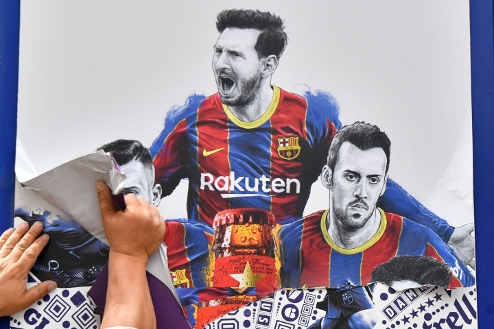 Messi sudah tiba di Paris pada Selasa, 10 Agustus 2021, waktu setempat. Rencananya, ia akan meneken kontraknya sebagai pemain PSG.