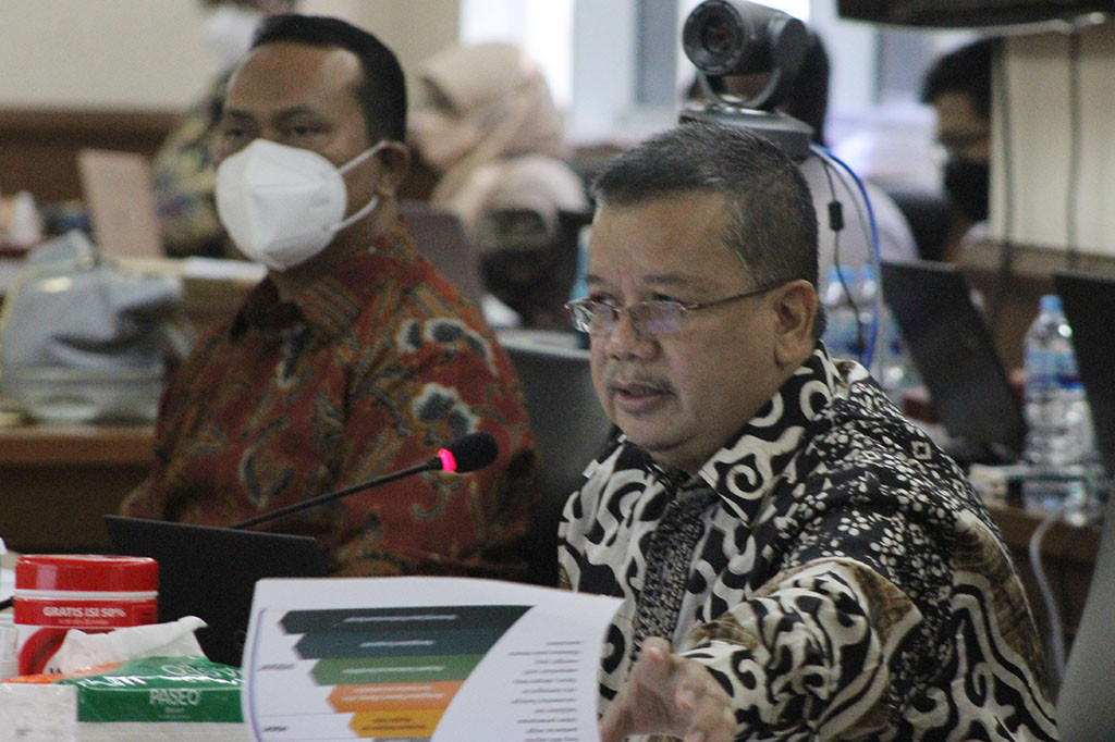 Di hari pertama, DPD RI melaksanakan fit and proper test  terhadap delapan orang yaitu Dori Santoso, Kristiawanto, Blucer Welington Rajagukguk, Muhammad Syarkawi Rauf, Shohibul Imam, Muhammad Komarudin, Dadang Suwarna, dan R Hari Pramudiono. Sedangkan tes hari kedua dilakukan terhadap Nyoman Adhi Suryadnyana, Harry Zacharis Soeratin, Nelson Humiras Halomoan, Teuku Surya Darma, Laode Nusriadi, Encang Hermawan, Mulyadi, dan Widiarto.
