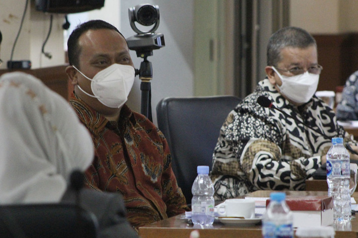 Hari Z Soeratin dan Nyoman Adhi Sryadnyana adalah dua dari 16 calon anggota DPD yang mengikutii Fit and Prpper Test untuk menjadi anggota BPK RI.