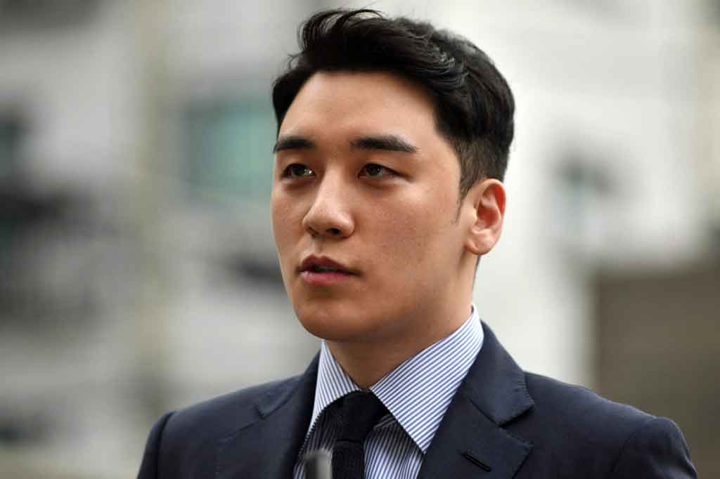 Mantan bintang K-pop Seungri dihukum selama tiga tahun oleh pengadilan militer, pada Kamis, 12 Agustus 2021, karena mengatur prostitusi dan tuduhan lain yang berasal dari skandal seks dan narkoba.