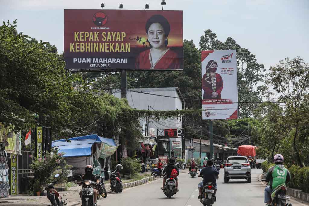 Berdasarkan survei Charta Politika yang melakukan simulasi terhadap 10 nama yang berpotensi menjadi calon presiden, Puan dan Airlangga berada di peringkat buncit. Puan dengan elektabilitas sebesar 1,4 persen dan Airlangga sebesar 1,0 persen.