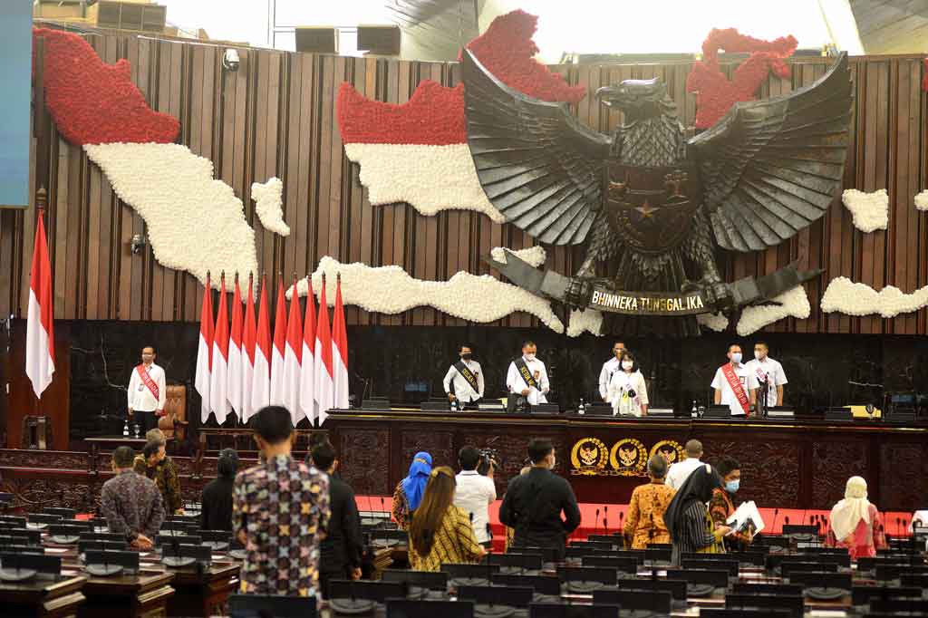 Sidang Tahunan MPR RI Tahun 2021 yang digelar pada Senin hanya akan dihadiri secara fisik oleh 60 anggota karena masih digelar di tengah situasi pandemi covid-19 serta pemberlakuan pembatasan kegiatan masyarakat (PPKM).