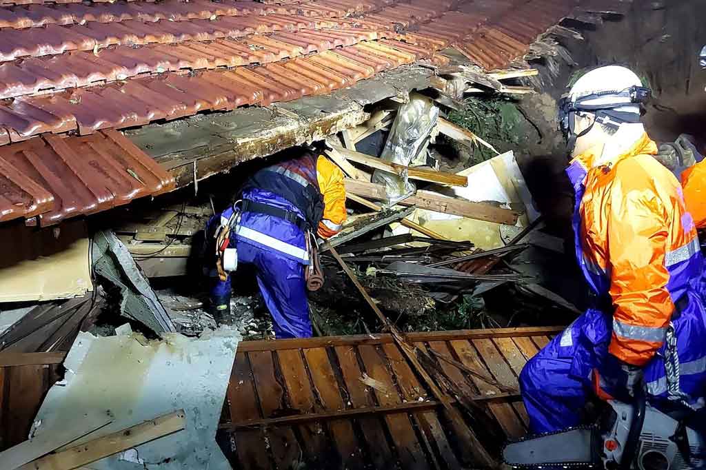 Hujan terberat terjadi di prefektur Hiroshima, di mana perintah evakuasi non-wajib dikeluarkan untuk setidaknya 69.500 orang dan peringatan banjir tertinggi diumumkan.