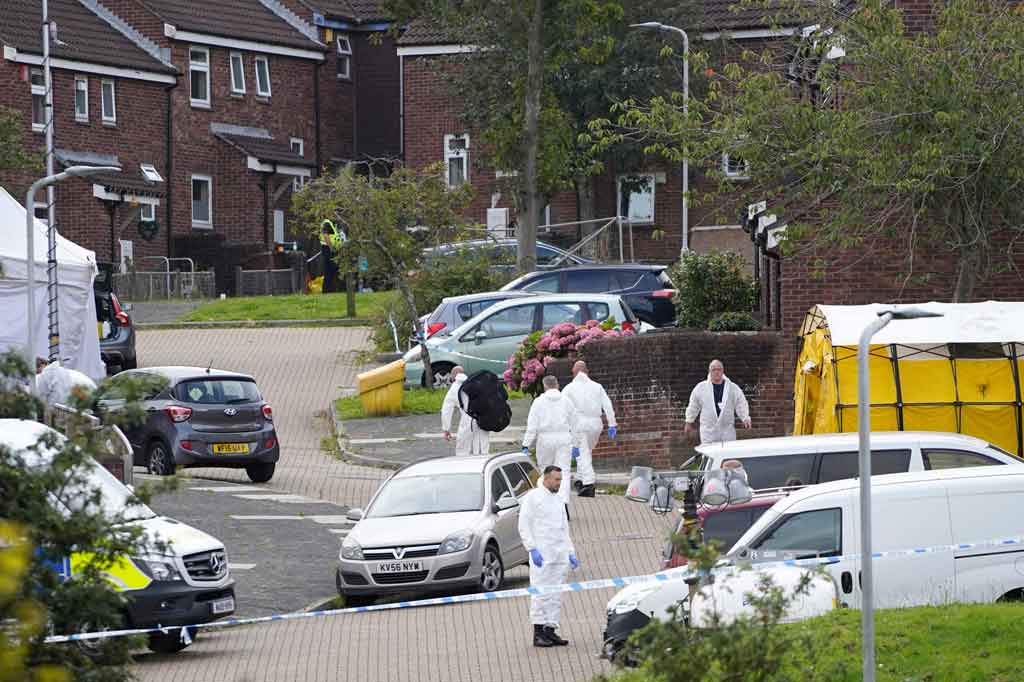 
Playmouth: Anggota tim forensik kepolisian hingga saat ini terus bekerja di lokasi insiden penembakan di Plymouth, Inggris barat daya.