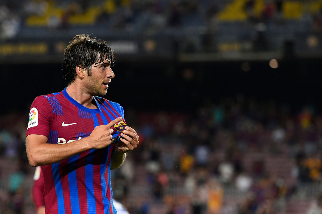 Harapan Sociedad menyamakan kedudukan buyar setelah Barcelona mengunci kemenangan mereka jadi 4-2 pada injury time lewat gol Sergi Roberto menyelesaikan umpan dari Braithwaite.