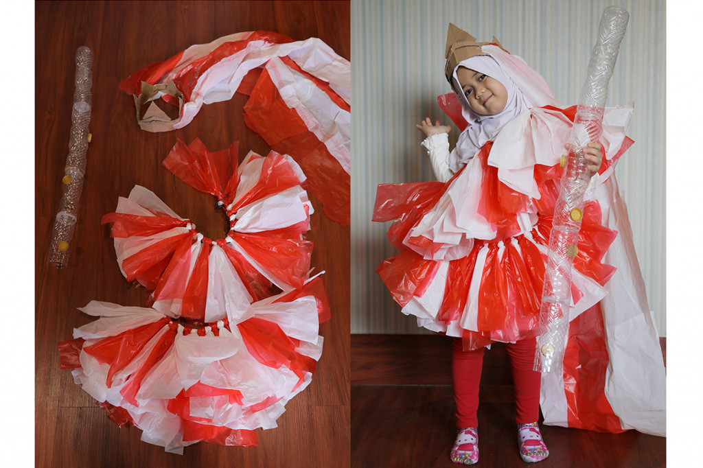 Arumi Farisha Naldi (6), Gaun kreasi menggunakan bendera plastik. Dalam rangka memeriahkan HUT RI ke-76 sekaligus mengembangkan kreatifitas dan kemampuan bekerjasama antara anak dan orang tua, TK Islam Terpadu Citra Az-Zahra menggelar lomba busana bertema recycle fashion show.