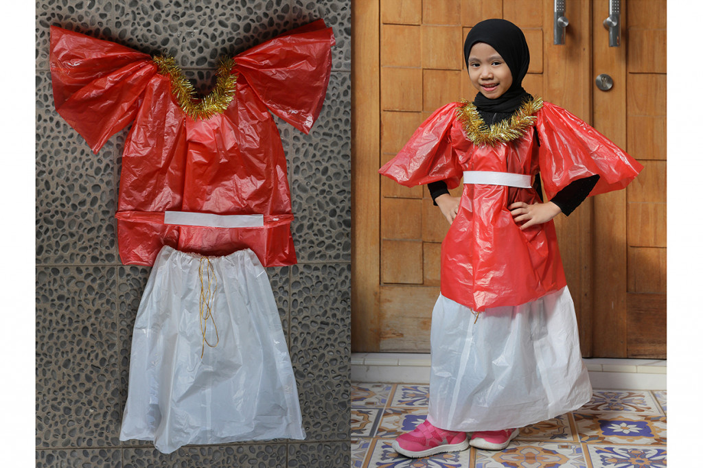Nasywa Zahsy Arrizqi (6), Gaun kreasi menggunakan kantong plastik.