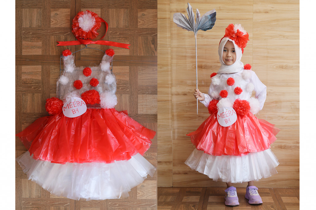 Ameera Mikhayla Innara (5.5 tahun), Gaun kreasi menggunakan karung beras bekas untuk atasan dan kantong plastik untuk rok. 