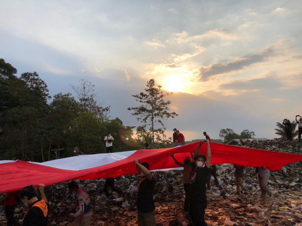 Hal ini sekaligus mengampanyekan kepedulian terhadap lingkungan dan menjaga ekosistem di masa pandemi Covid-19 serta memupuk rasa nasionalisme.