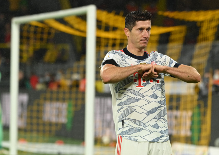 Bintang kemenangan Bayern Muenchen kali ini adalah Robert Lewandowski yang berhasil mencetak brace alias dua gol pada menit ke-41 dan 74'. 