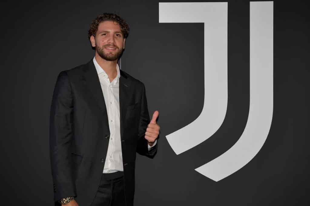 Manuel Locatelli akhirnya resmi bergabung ke Juventus dari Sassuolo sebagai pemain pinjaman selama dua tahun.