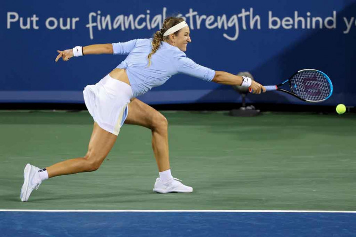 Kunci kemenangan petenis Australia itu terletak pada usahanya untuk membawa lawannya keluar dari baseline yang menjadi basis pertahanan.