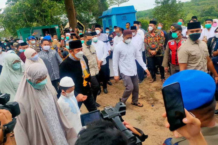 Gubernur Sumatra Selatan Herman Deru tengah berduka atas wafatnya putri pertamanya tersebut. Gubernur mengaku kepergian putrinya terlalu cepat. 