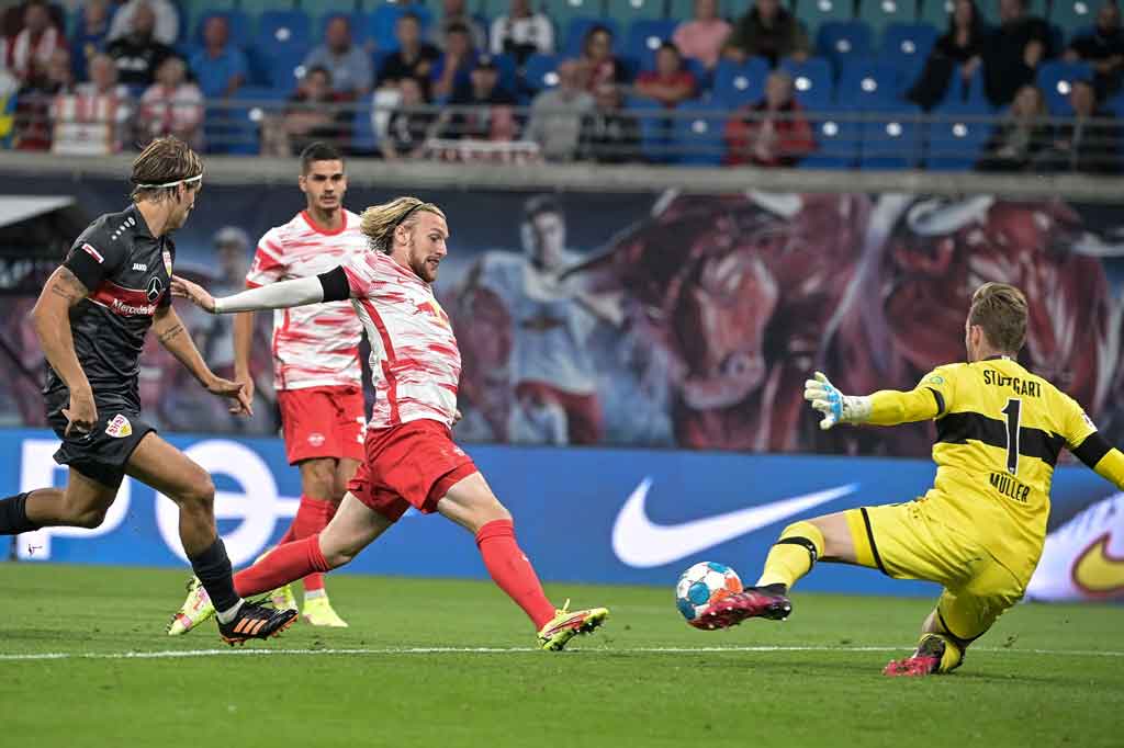 Keunggulan Die Bullen bertambah lewat serangan pertama Leipzig di awal babak kedua yang diakhiri dengan sontekan kaki kanan jarak dekat Emil Forsberg menyelesaikan umpan Andre Silva.
