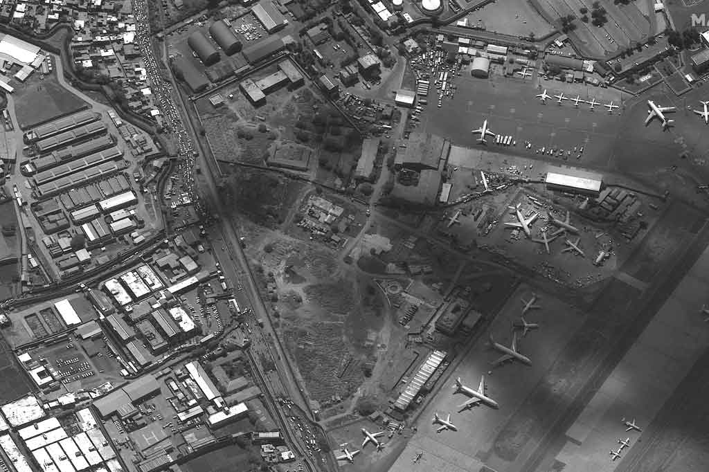 Cepatnya Taliban menaklukkan Afghanistan, ketika pasukan asing pimpinan AS menyelesaikan penarikan mundur, begitu mengejutkan --bahkan bagi pemimpin Barat sendiri-- dan telah menyebabkan kevakuman kekuasaan di banyak tempat.