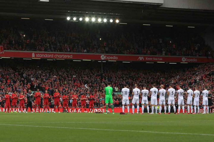 Sebelum laga dimulai, Liverpool mengajak Burnley serta para suporter di Anfield untuk mengheningkan cipta sebagai penghormatan kepada Andrew Devine yang oleh klub secara resmi diakui sebagai korban ke-97 dari Tragedi Hillsborough.