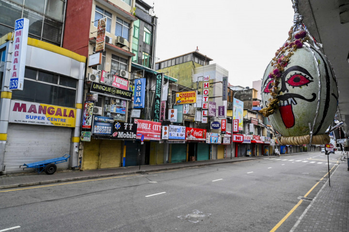 Suasana pusat kota Kolombo tampak sepi selama penerapan penguncian ketat atau lockdown, Sri Lanka.