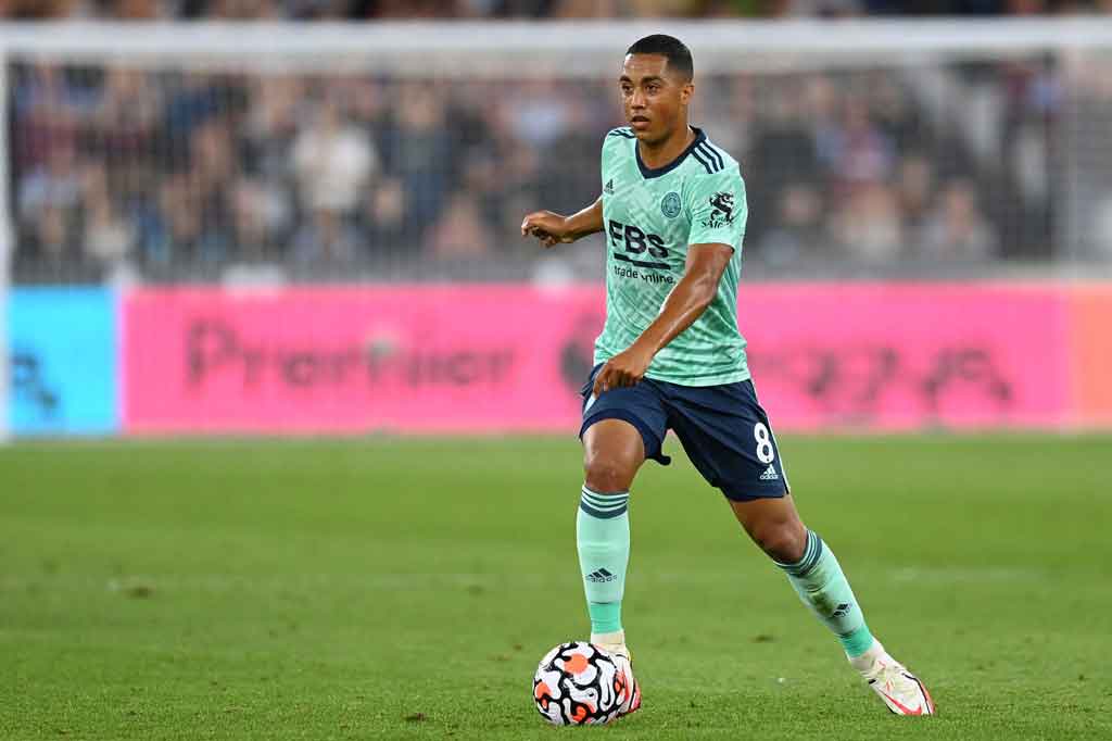 Leicester sempat memperkecil ketertinggalan pada menit ke-69 lewat Youri Tielemans usai menerima umpan dari James Maddison. Tembakan pertama Tielemans sempat membentur bek West Ham, namun bola muntah segera disambarnya untuk menaklukkan kiper Lukasz Fabianski. Kedudukan berubah menjadi 1-2.