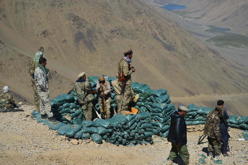 Pada Minggu, 22 Agustus 2021, pasukan perlawanan Taliban mengklaim telah merebut tiga distrik di dekat Lembah Panjshir, timur laut Afghanistan, yang terdiri dari distrik Deh Saleh, Baon, dan Pul-Hesar, di Provinsi Baghlan.