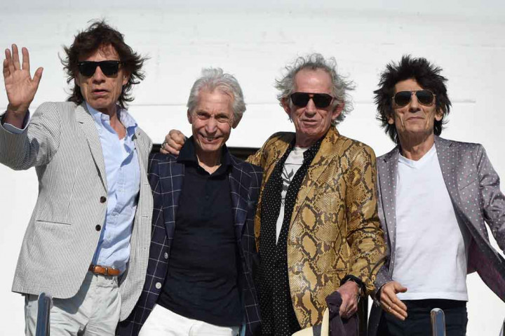 Watts dilantik ke dalam Rock and Roll Hall of Fame sebagai anggota Stones pada tahun 1989. Dia dinobatkan sebagai drummer terbesar ke-12 sepanjang masa oleh majalah Rolling Stone pada tahun 2016.