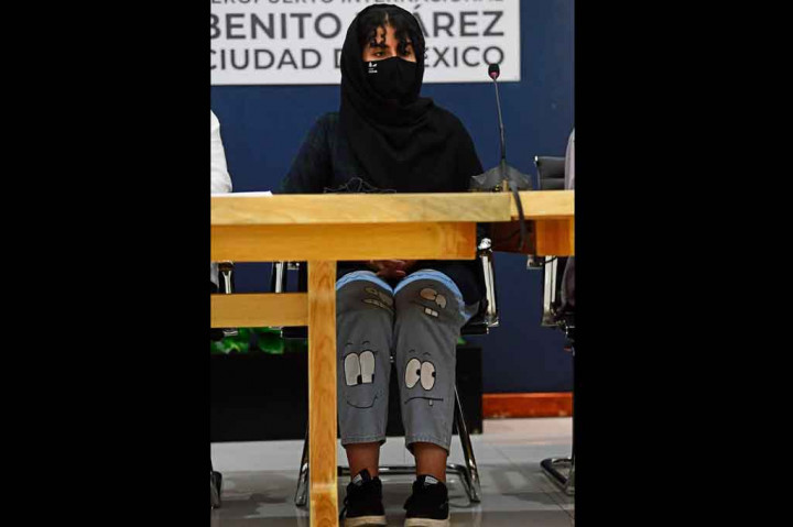 Tim yang terdiri dari perempuan muda --paling kecil berusia 14 tahun-- itu telah digembar-gemborkan akan memenangi penghargaan internasional untuk robot-robot yang mereka buat. Mereka mulai bekerja pada Maret ketika pandemi covid-19 melanda Afghanistan. Anggota tim robotika lainnya telah mendarat di Qatar dalam beberapa hari terakhir.