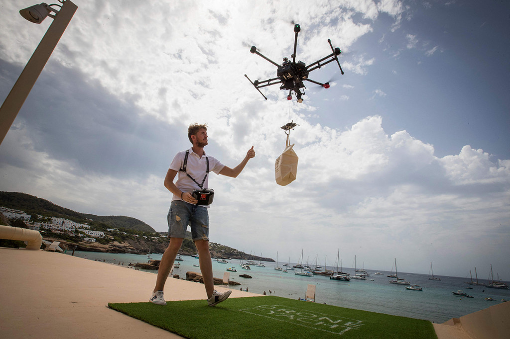 Drone to Yacht adalah layanan pengiriman eksklusif untuk yacht dan telah diluncurkan di Ibiza.