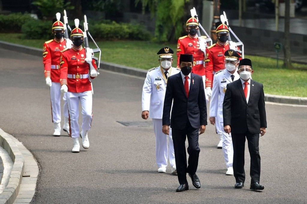 Presiden Joko Widodo melantik Sahbirin Noor dan dan Muhidin sebagai Gubernur dan Wakil Gubernur Kalimantan Selatan untuk masa jabatan 2021-2024. Keduanya dilantik setelah menang dalam Pilkada Serentak 2020.
