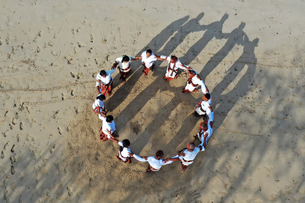 Li Ngae berasal dari kata Li yang berarti injak dan Ngae yang berarti jagung.
