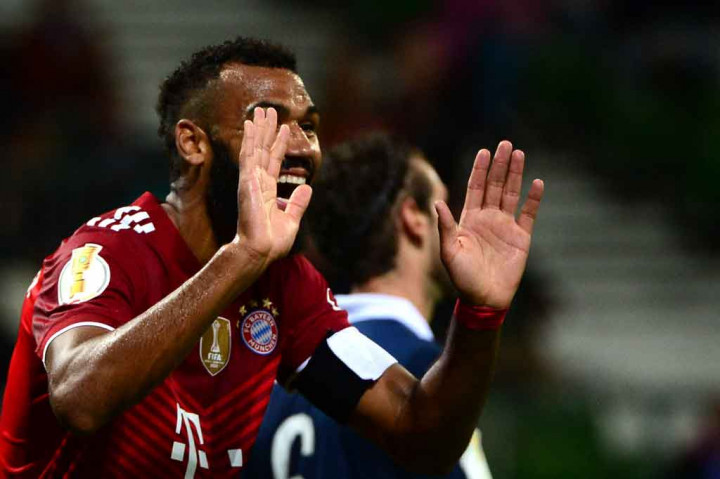 Bremer harus bermain dengan 10 orang setelah Ugo Nobile diganjar kartu merah setelah melanggar Tillman pada menit ke-76. Situasi 11 lawan 10 membuat Bayern kian leluasa menambah keunggulan lewat gol Mickael Cuisance, Bouna Sarr, dan Corentin Tolisso, serta Choupo-Moting yang melengkapi raihan quattrick-nya.