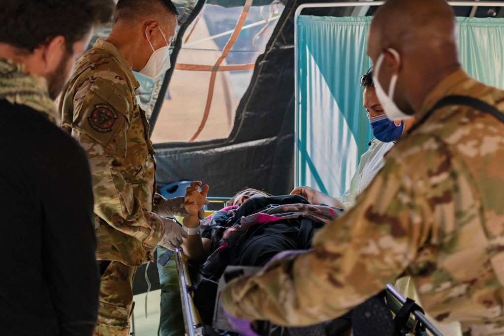 Ibu bayi itu melahirkan pada hari Sabtu, 21 Agustus 2021, saat diterbangkan ke pangkalan militer AS di Jerman. Begitu pesawat mendarat, petugas medis militer membantu wanita itu melahirkan bayinya di ruang kargo pesawat. Ibu dan bayi itu kemudian dibawa ke rumah sakit terdekat untuk menjalani perawatan lebih lanjut.